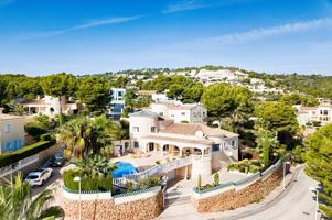 MAJESTUOSA VILLA CON VISTAS AL MAR, CERCA DE LA PLAYA DE LA FUSTERA, BENISSA photo 0