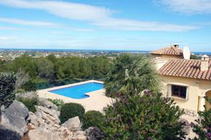 Espaciosa villa con vistas al mar y montaña en La Sella, Denia photo 0