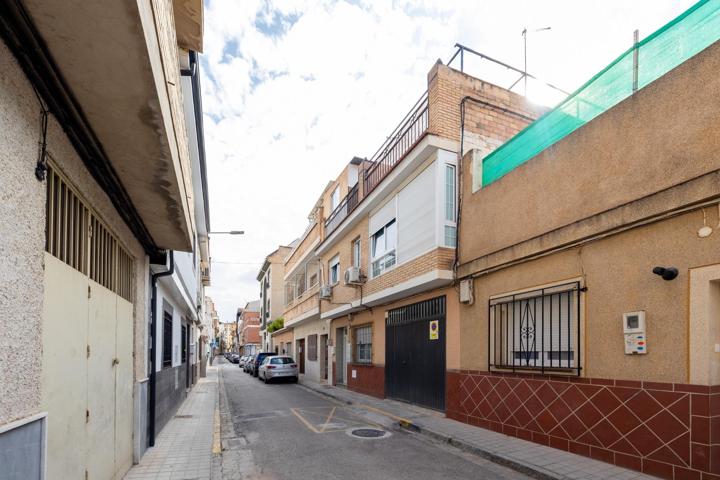 Casa de 2 plantas con terraza solárium y apartamento independiente en el Zaidín photo 0