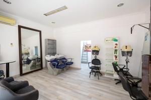¡Oportunidad de Inversión en el Barrio del Zaidín! Local Comercial en Venta photo 0