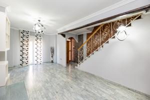 VENTA DE MAGNÍFICA CASA ADOSADA EN LAS GABIAS (GABIA CHICA) photo 0