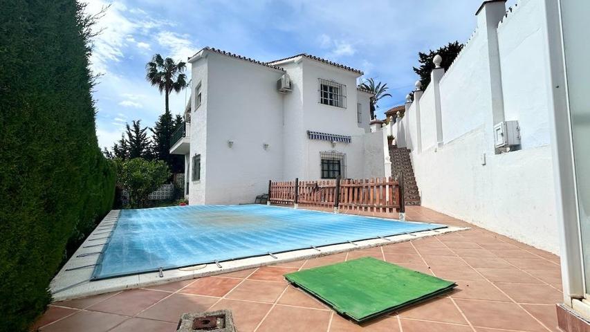 CHALET BENALMADENA PUEBLO CON PISCINA Y VISTAS AL MAR photo 0