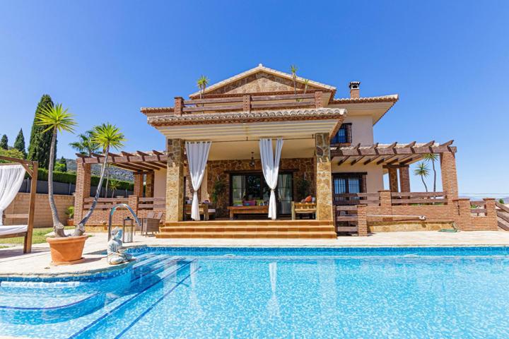 Casa o chalet independiente en venta en Manantiales - Lagar - Cortijo photo 0