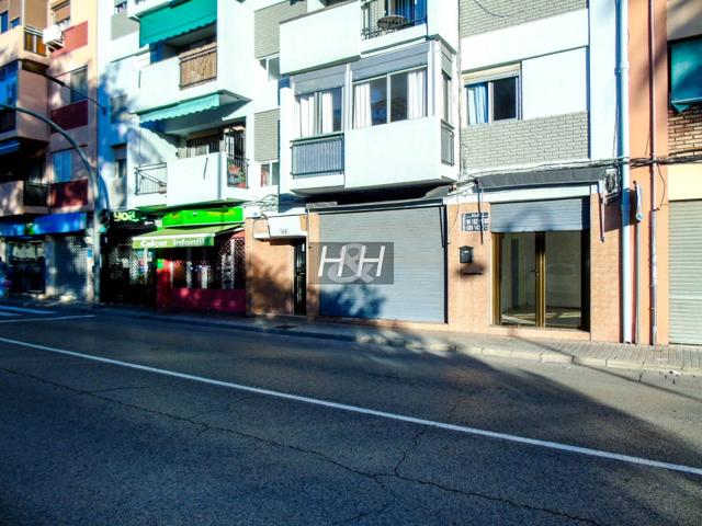 Bajo comercial frente al Metro en zona Eixereta. -HH Asesores, Inmobiliaria en Burjassot- photo 0