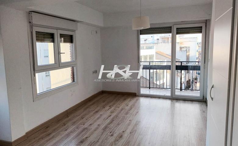 Piso En alquiler en Ayuntamiento, Burjassot photo 0