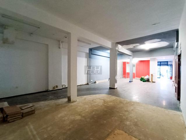 Local comercial amplio en Lauri Volpi. - HH Asesores, Inmobiliaria en Burjassot- photo 0