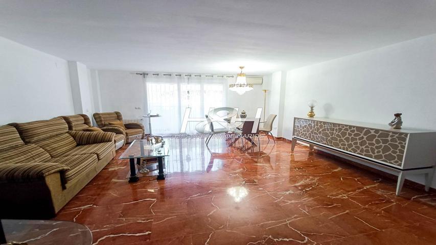 Unifamiliar Pareada En venta en Eixereta, Burjassot photo 0