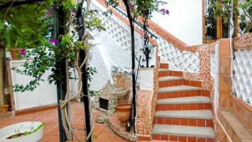 Unifamiliar En alquiler en La Cañada, Paterna photo 0