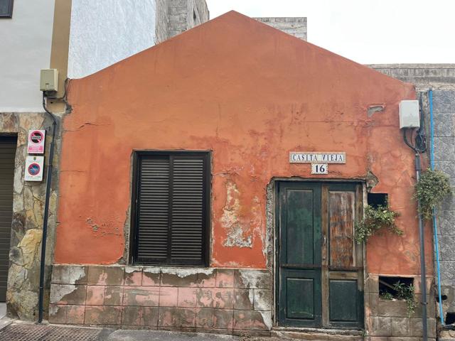 SE VENDE CASITA A REFORMAR EN LA RANILLA photo 0
