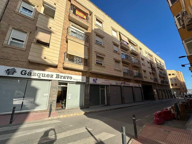 VIVIENDA CENTRICA + PLAZA DE GARAJE photo 0