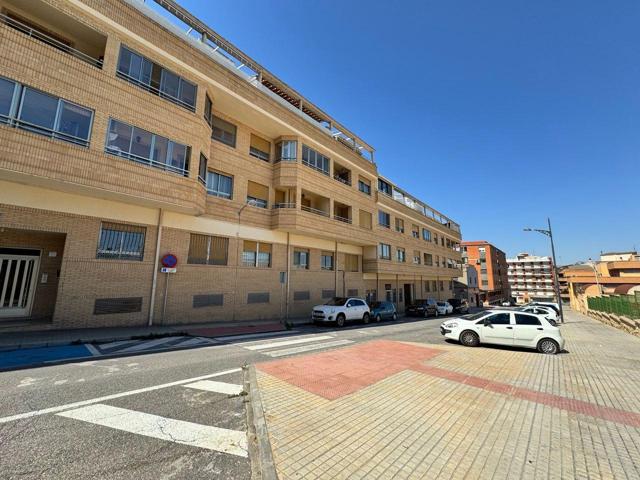 EN VILLENA. VIVIENDA AMUEBLADA + PLAZA DE GARAJE Y TRASTERO. photo 0