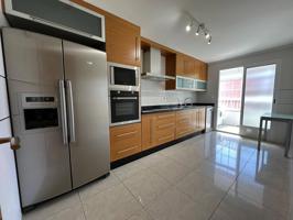 IMPRESIONANTE VIVIENDA AMUEBLADA CON PLAZA DE GARAJE DOBLE MAS 2 TRASTEROS photo 0