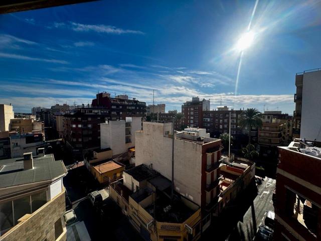 VIVIENDA ESQUINA. VISTAS DESPEJADAS photo 0