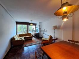 Piso en alquiler en Betanzos. Tres habitaciones photo 0