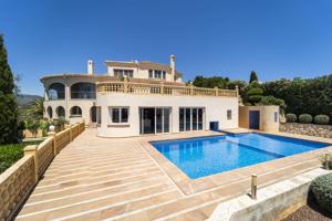 Villa con magníficas vistas a la ciudad de Calpe photo 0