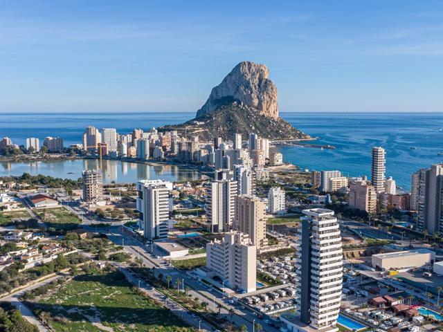 Moderno apartamento nuevo en Calpe con 3 dormitorios y 153 m2 photo 0