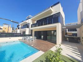 Villa con tres dormitorios en la zona de Lomas de Cabo Roig photo 0