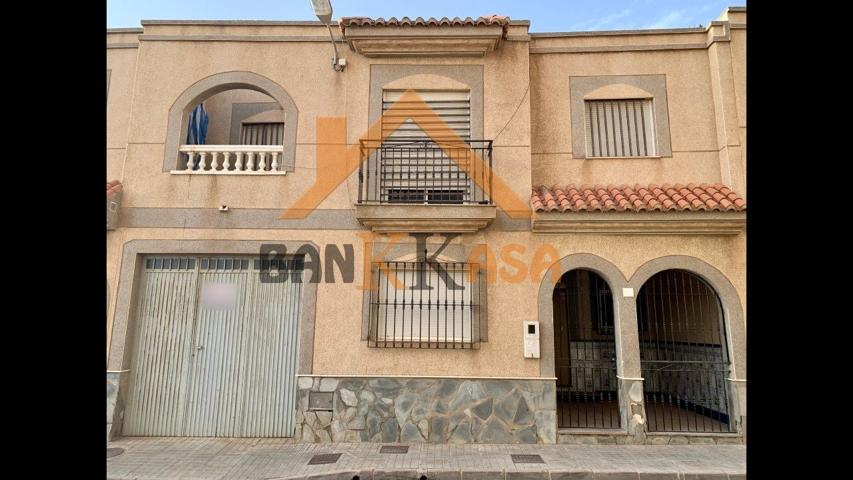 SE VENDE DÚPLEX EN LAS NORIAS DE DAZA photo 0