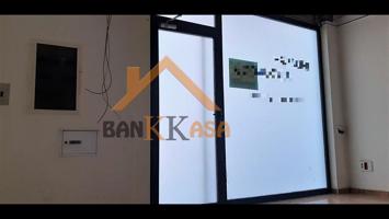 SE VENDE O SE ALQUILA LOCAL COMERCIAL EN ALMERÍA ZONA CENTRO photo 0