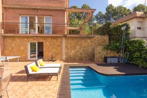 Chalet en Boscos de Tarragona: calidad de vida en un entorno privilegiado photo 0