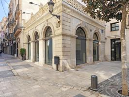 Local comercial PREMIUM en el corazón de Reus ¡Visibilidad y éxito asegurado! photo 0