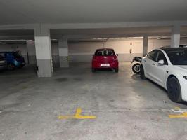 Excelente oportunidad: amplia plaza de parking al lado Parc de la Ciutat photo 0
