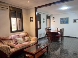 Amplio piso familiar en Av. Catalunya con luz y ubicación perfecta en Tgn photo 0