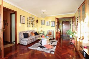 Piso en venta en Vigo de 98 m2 photo 0