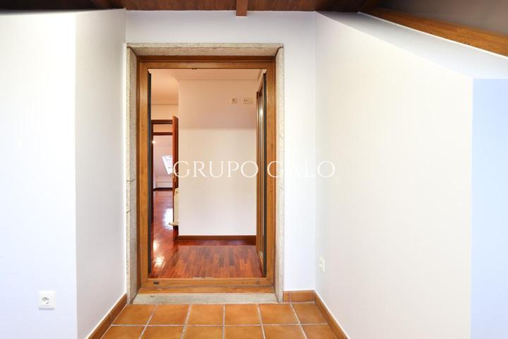 Ático en venta en Vigo de 56 m2 photo 0