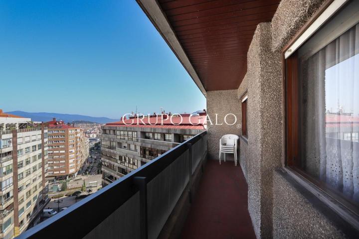 Piso en venta en Vigo de 107 m2 photo 0