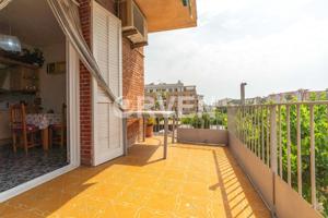 Acogedor apartamento en el centro, a un paso de la playa y la estación de Renfe photo 0