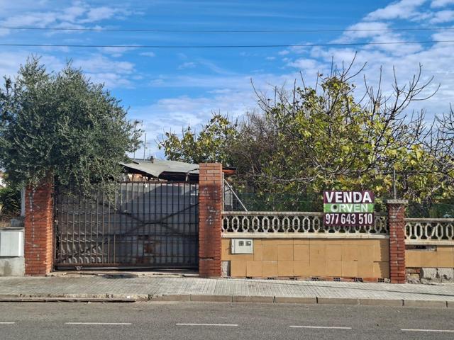 ¡Oportunidad única en Roda de Berà! Solar esquinero de 910 m2 a dos calles en la Urb. La Barquera photo 0