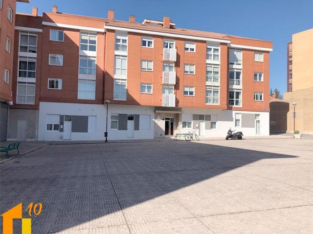 Piso en venta en Plaza Pio Baroja. photo 0
