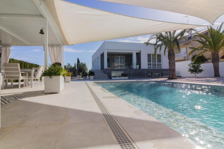 INCREÍBLE VILLA CON 1.600M2 DE PARCELA EN MONTEPINAR (ORIHUELA) photo 0