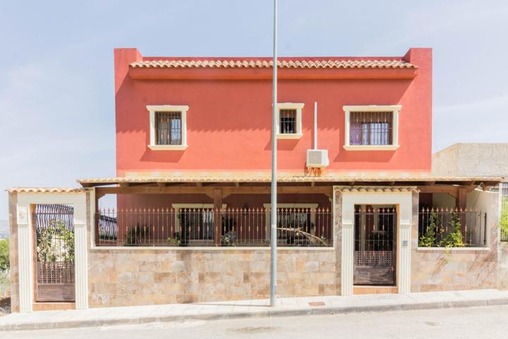 INCREÍBLE CHALET INDEPENDIENTE EN COX (RESIDENCIAL JABONEROS). photo 0