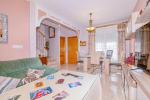 ¡Oportunidad en La Zubia! Casa adosada con sótano habilitado y terraza photo 0
