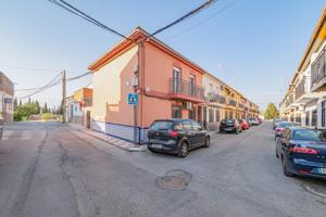 Unifamiliar Pareada En venta en Alhedin, Alhendin photo 0