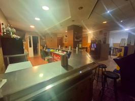 ¡OPORTUNIDAD ÚNICA! Se ofrece en venta bar-restaurante totalmente equipado con vivienda. photo 0