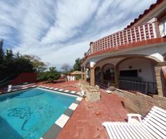 Villa en venta en Sierrezuela, Mijas Costa, con 4 dormitorios photo 0