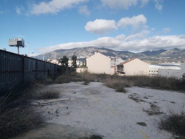 Terreno urbanizable en venta con proyecto para 17 adosados en  fuengirola (2600m) 950000e +IVA photo 0