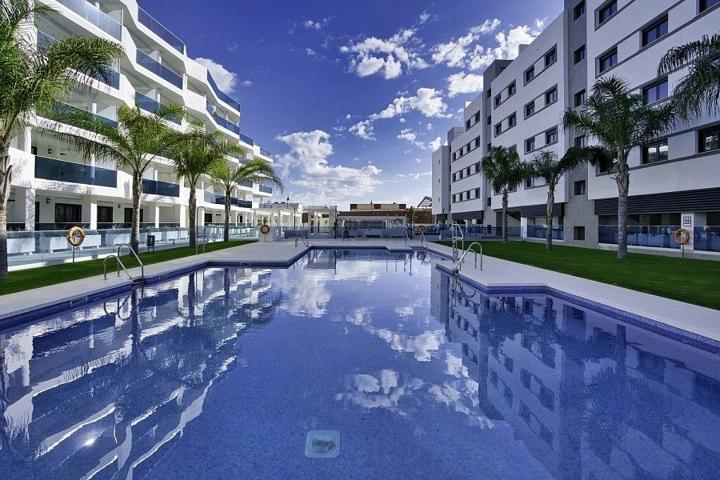 Apartamento de 2 dormitorios y 2 baños. Las Lagunas, Mijas Costa photo 0