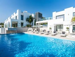 Villa de lujo de 11 dormitorios y 6 baños en Nueva Andalucía, Marbella photo 0