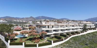 Ático dúplex de 4 dormitorios, 3 baños y vistas al mar en Estepona photo 0