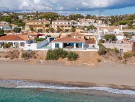 Villa de 4 dormitorios y 4 baños a pie de playa. La Cala de Mijas. photo 0