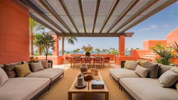 Ático dúplex de 4 dormitorios y 4 baños en primera línea de playa. Estepona photo 0