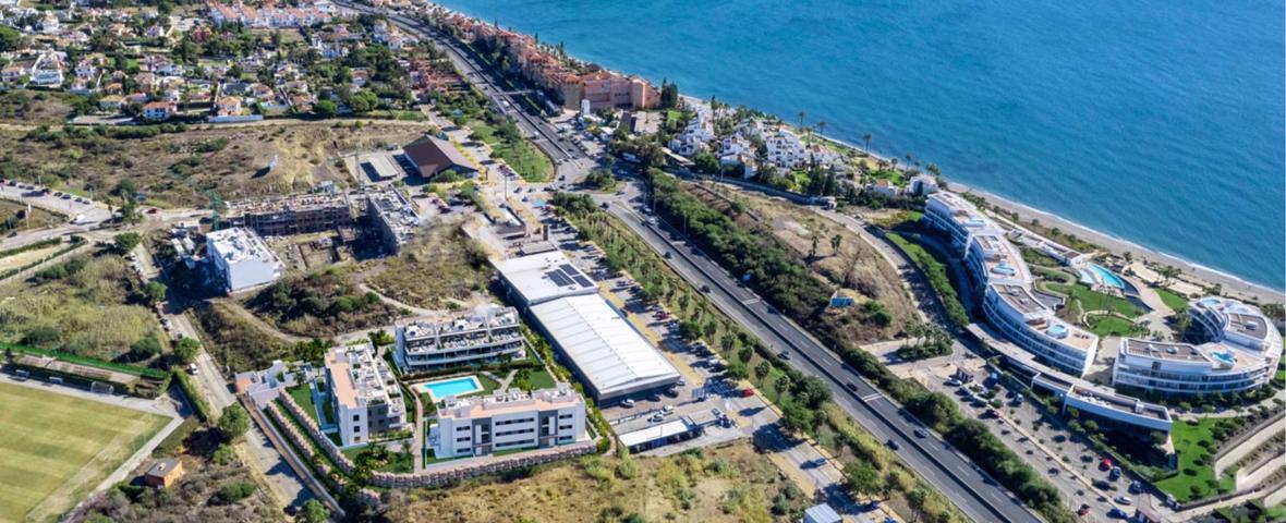 Apartamento planta primera de 2 dormitorios, 2 baños con vistas al mar. Estepona photo 0