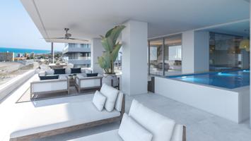 Apartamento de lujo de 4 dormitorios y 4 baños con vistas al mar. Primera Línea, Málaga photo 0