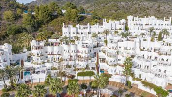 Ático dúplex de lujo de 3 dormitorios y 3 baños con vistas al Mar. Sierra Blanca, Marbella photo 0