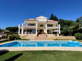 Villa de lujo de 4 dormitorios y 6 baños con vistas al mar. Hacienda Las Chapas, Marbella photo 0