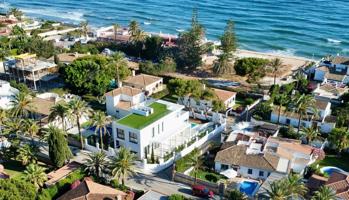 Villa de lujo de 4 dormitorios y 4 baños con vistas al mar. Marbesa, Marbella. photo 0